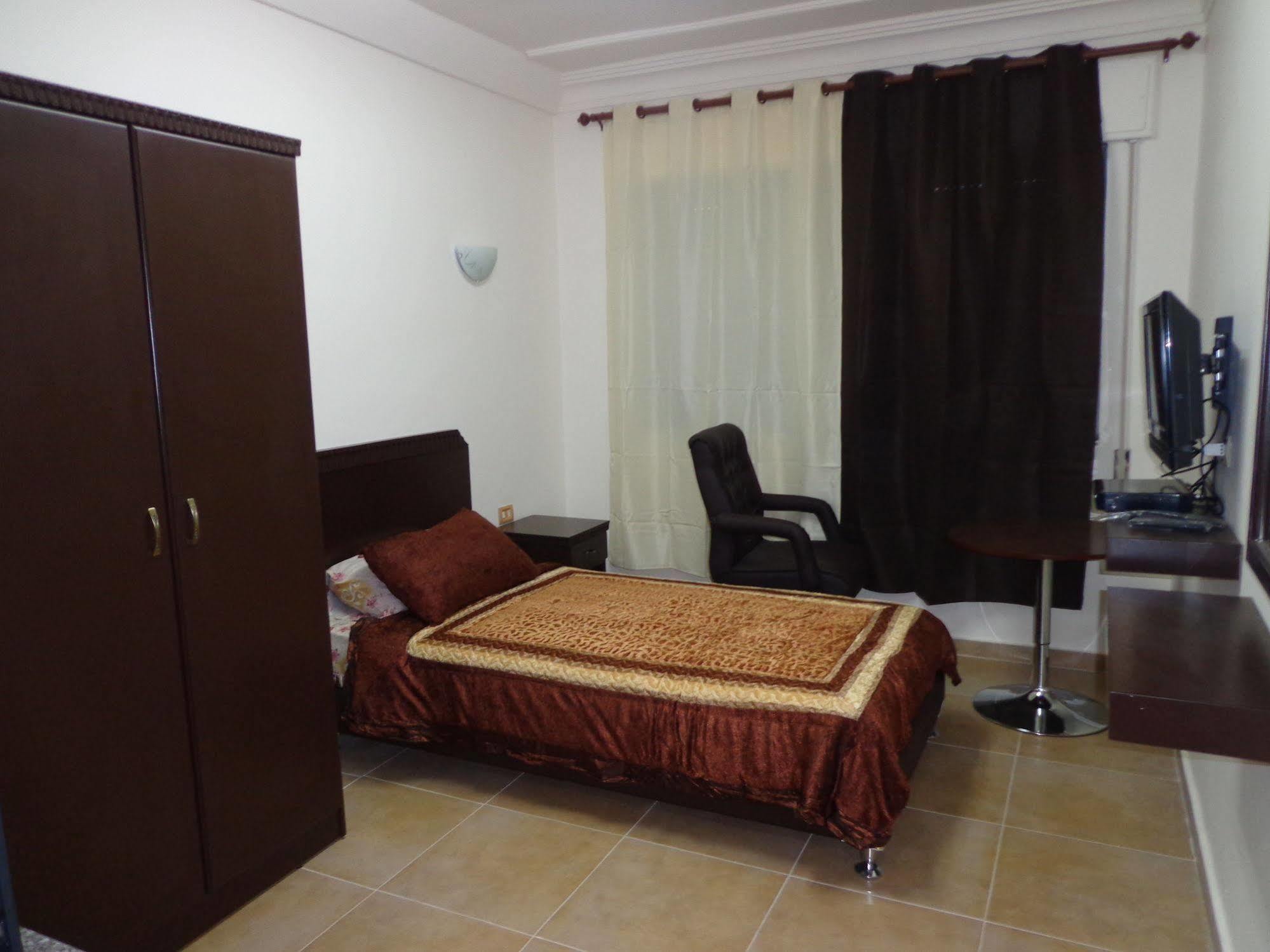Al Fawanes Hotel Apartments Amã Exterior foto